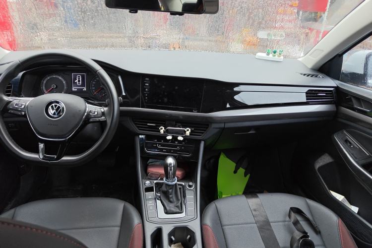 Used Volkswagen Bora 2021 1.5L Automatic Elite Smart Connect Edition Center Console