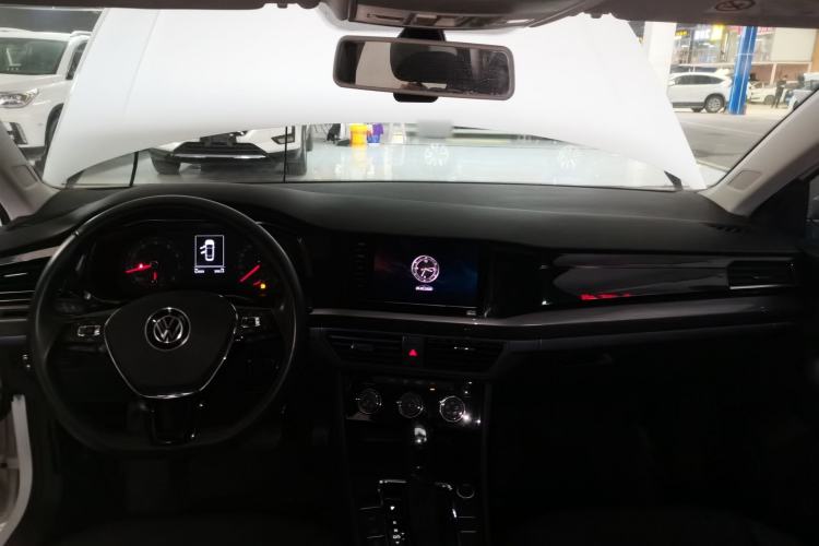 Used Volkswagen Bora 2021 1.5L Automatic Comfort Smart Connect Edition Center Console