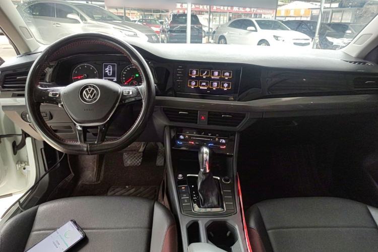 Used Volkswagen Bora 2021 1.5L Automatic Elite Smart Connect Edition Center Console