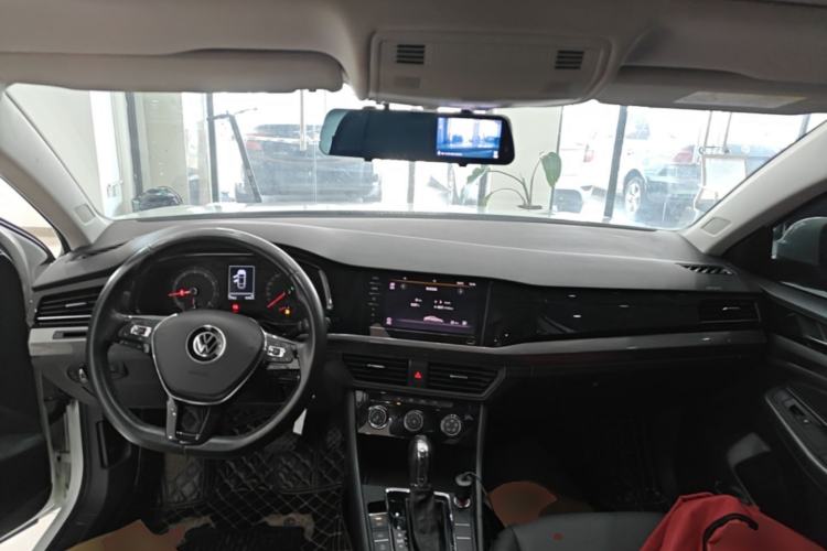 Used Volkswagen Bora 2021 1.5L Automatic Comfort Smart Connect Edition Center Console