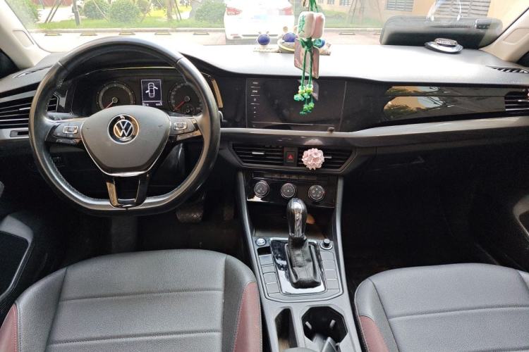 Used Volkswagen Bora 2021 1.5L Automatic Comfort Smart Connect Edition Center Console