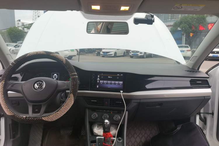 Used Volkswagen Bora 2021 1.5L Automatic Fashionable Smart Connectivity Version Center Console