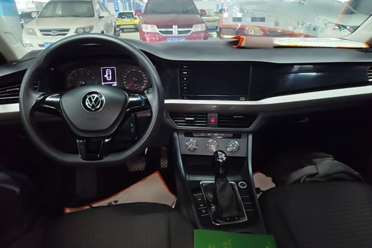 Used Volkswagen Bora 2021 1.5L Automatic Fashionable Smart Connectivity Version Center Console