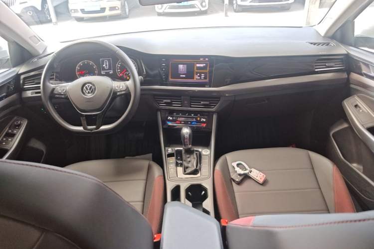 Used Volkswagen Bora 2021 1.5L Automatic Elite Smart Connect Edition Center Console