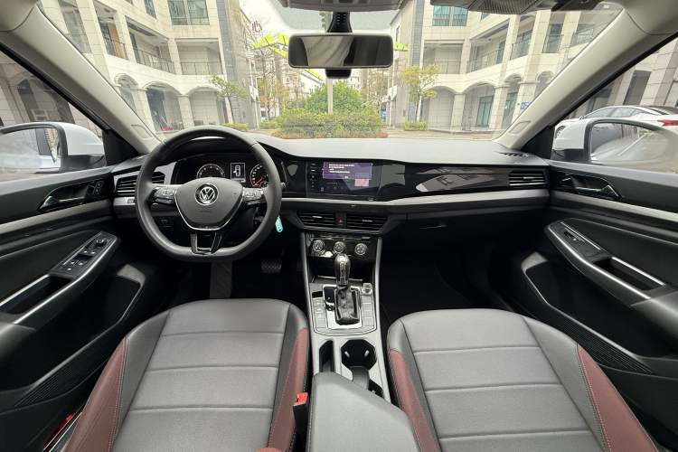 Used Volkswagen Bora 2021 1.5L Automatic Comfort Smart Connect Edition Center Console