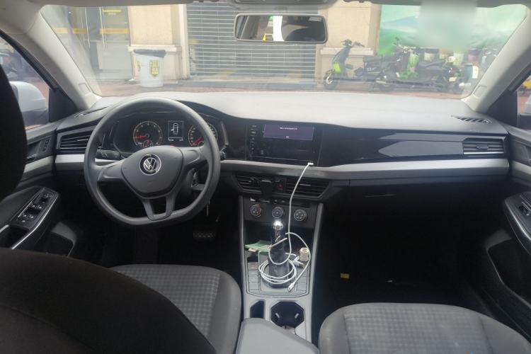 Used Volkswagen Bora 2021 1.5L Automatic Fashionable Smart Connectivity Version Center Console