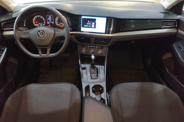 Used Volkswagen Bora 2021 1.5L Automatic Fashionable Smart Connectivity Version Center Console