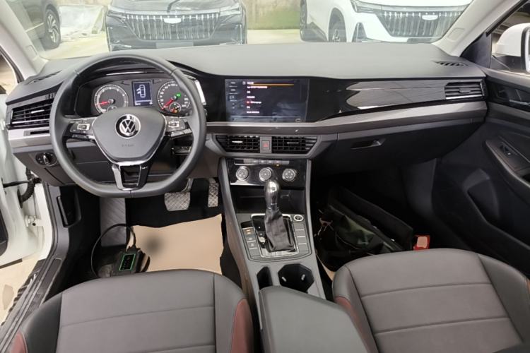 Used Volkswagen Bora 2021 1.5L Automatic Comfort Smart Connect Edition Center Console
