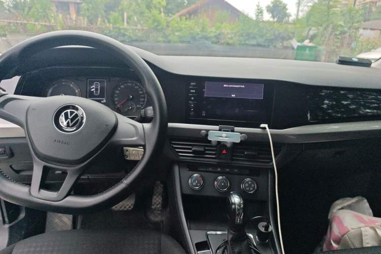 Used Volkswagen Bora 2021 1.5L Automatic Comfort Smart Connect Edition Center Console