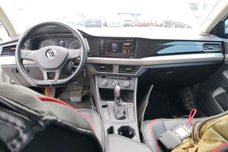 Used Volkswagen Bora 2021 1.5L Automatic Fashionable Smart Connectivity Version Center Console