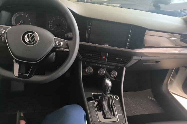 Used Volkswagen Bora 2021 1.5L Automatic Comfort Smart Connect Edition Center Console