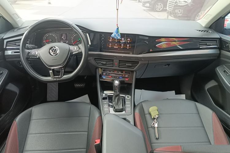 Used Volkswagen Bora 2021 1.5L Automatic Elite Smart Connect Edition Center Console