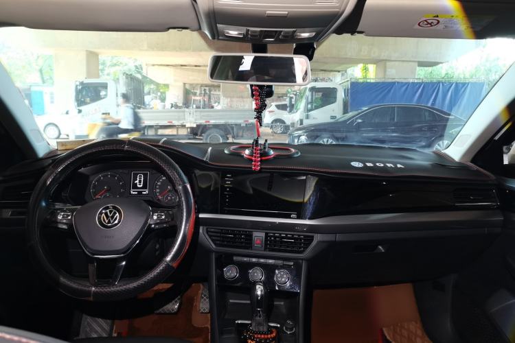 Used Volkswagen Bora 2021 200TSI DSG Comfort Connect Edition Center Console