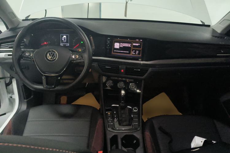 Used Volkswagen Bora 2021 1.5L Automatic Comfort Smart Connect Edition Center Console