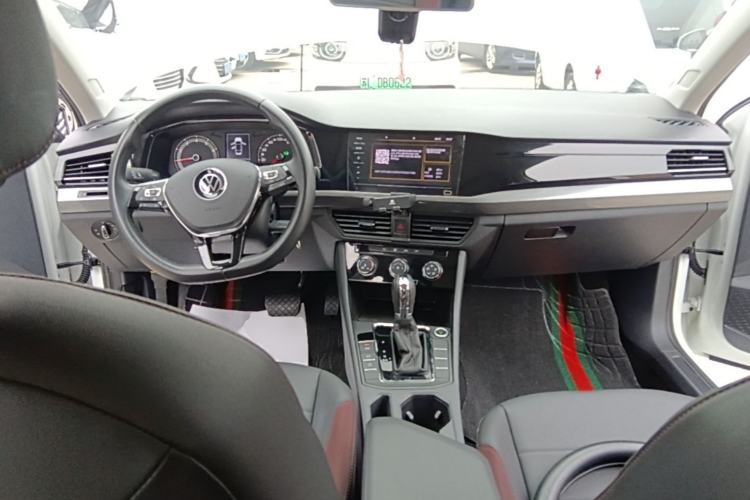 Used Volkswagen Bora 2021 1.5L Automatic Comfort Smart Connect Edition Center Console