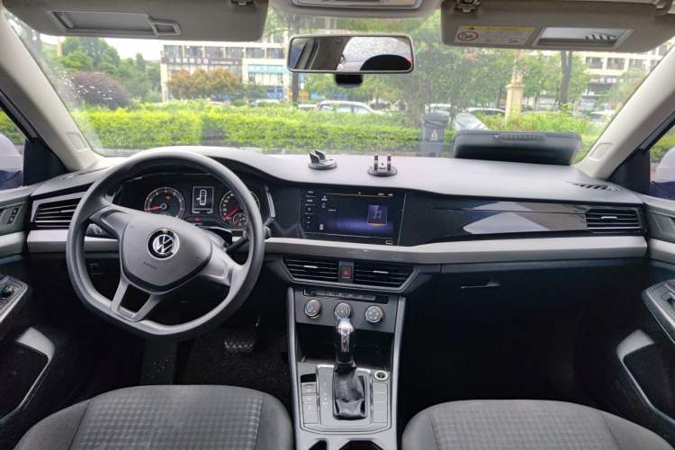 Used Volkswagen Bora 2021 1.5L Automatic Fashionable Smart Connectivity Version Center Console