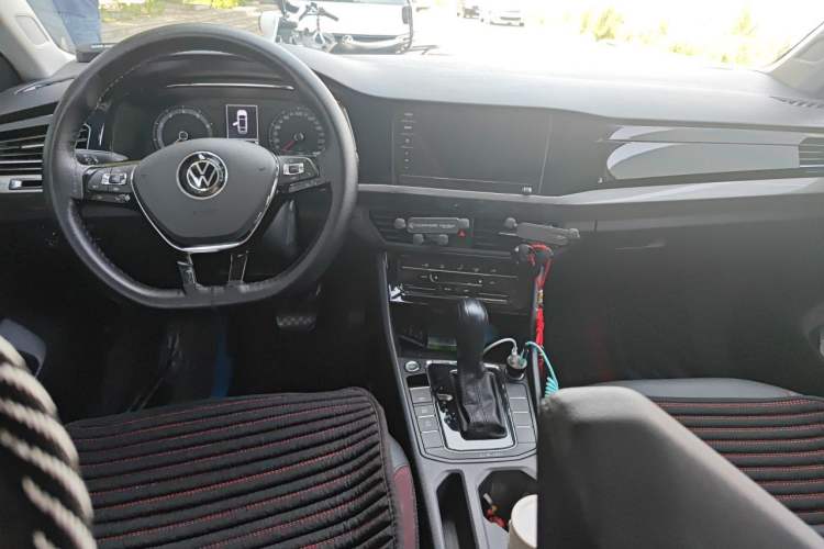 Used Volkswagen Bora 2021 1.5L Automatic Elite Smart Connect Edition Center Console