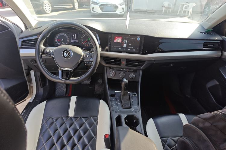 Used Volkswagen Bora 2021 1.5L Automatic Fashionable Smart Connectivity Version Center Console