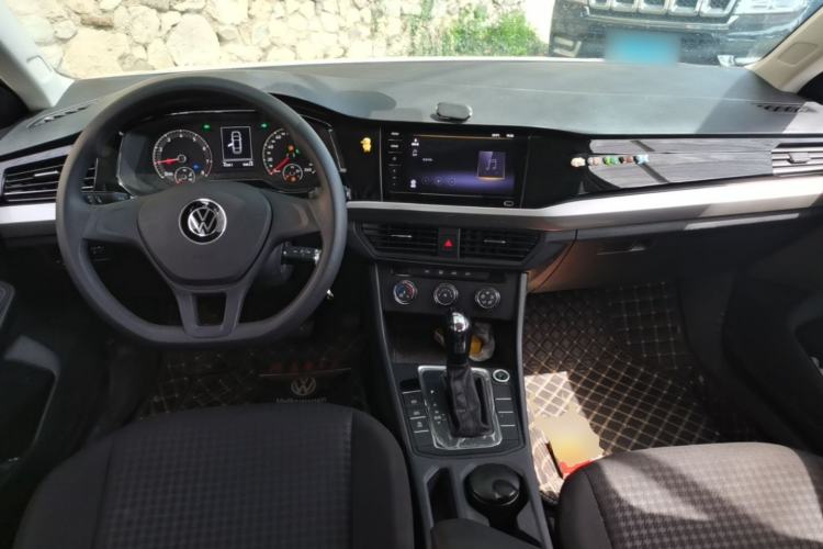 Used Volkswagen Bora 2021 1.5L Automatic Fashionable Smart Connectivity Version Center Console
