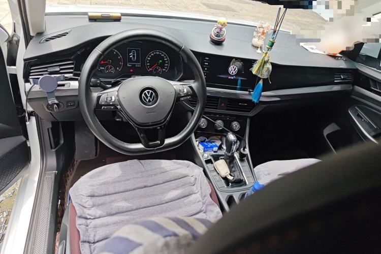 Used Volkswagen Bora 2021 1.5L Automatic Elite Smart Connect Edition Center Console