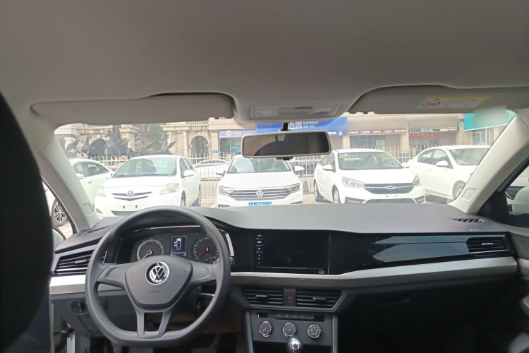 Used Volkswagen Bora 2021 1.5L Automatic Fashionable Smart Connectivity Version Center Console