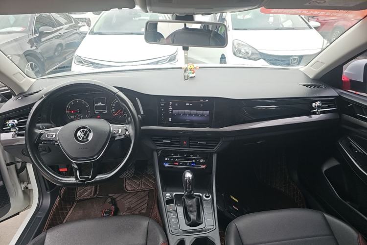 Used Volkswagen Bora 2021 280TSI DSG Elite Smart Connectivity Version Center Console
