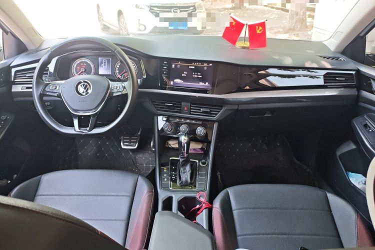 Used Volkswagen Bora 2021 1.5L Automatic Comfort Smart Connect Edition Center Console