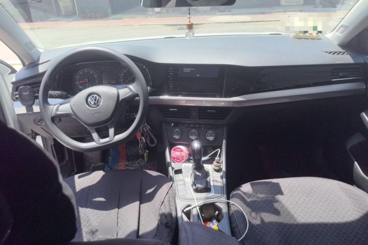 Used Volkswagen Bora 2021 1.5L Automatic Fashionable Smart Connectivity Version Center Console