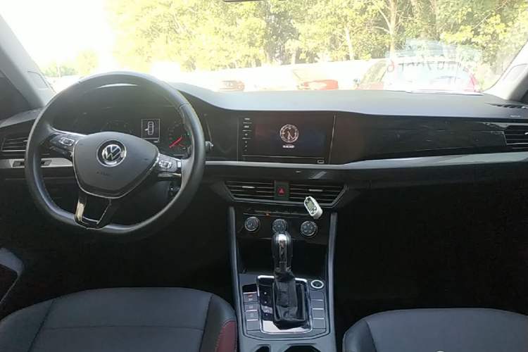 Used Volkswagen Bora 2021 1.5L Automatic Comfort Smart Connect Edition Center Console