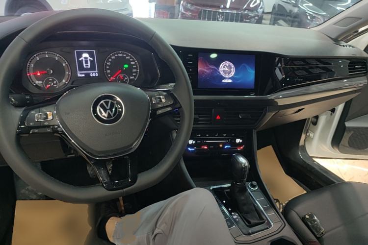 Used Volkswagen Bora 2021 1.5L Automatic Elite Smart Connect Edition Center Console