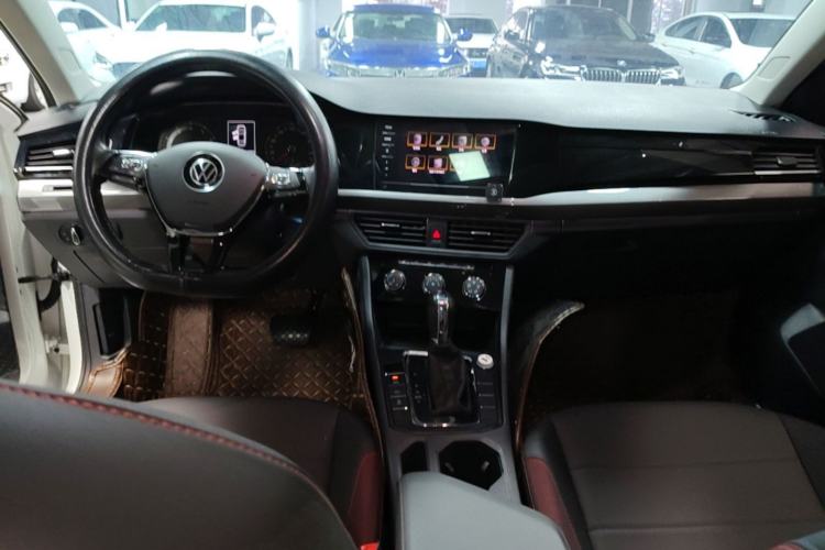 Used Volkswagen Bora 2021 1.5L Automatic Comfort Smart Connect Edition Center Console