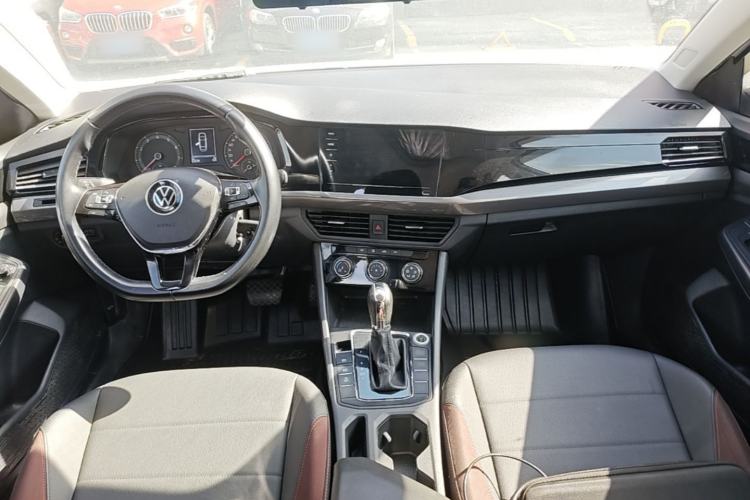 Used Volkswagen Bora 2021 1.5L Automatic Comfort Smart Connect Edition Center Console