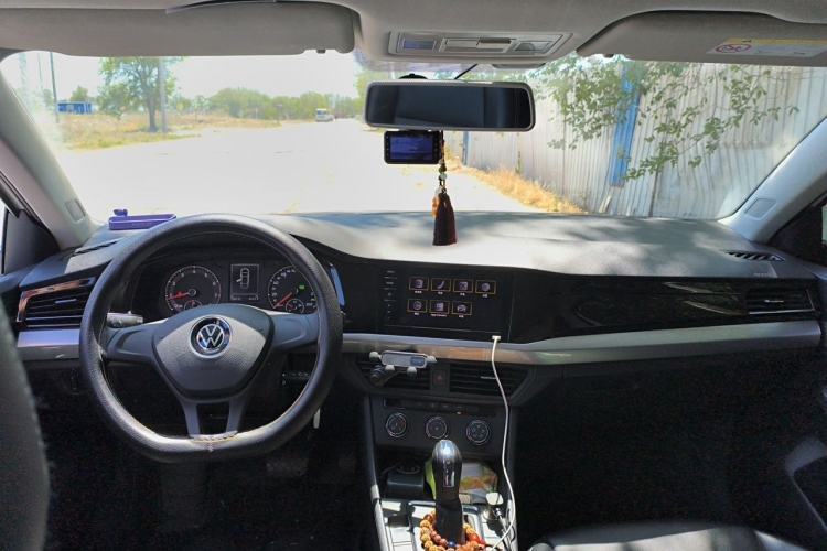 Used Volkswagen Bora 2021 1.5L Automatic Fashionable Smart Connectivity Version Center Console