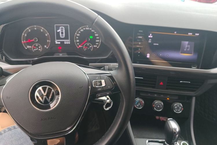 Used Volkswagen Bora 2021 1.5L Automatic Comfort Smart Connect Edition Center Console