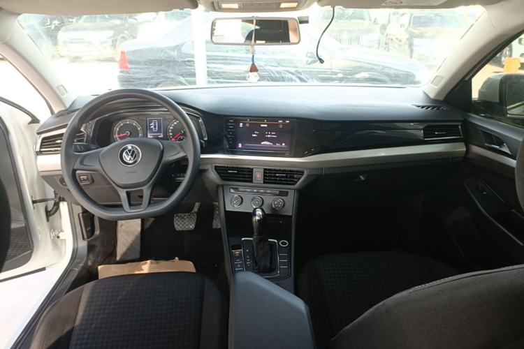 Used Volkswagen Bora 2021 1.5L Automatic Fashionable Smart Connectivity Version Center Console