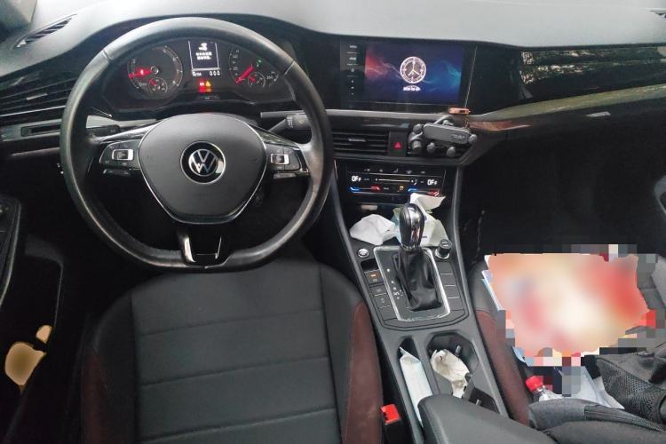 Used Volkswagen Bora 2021 1.5L Automatic Elite Smart Connect Edition Center Console