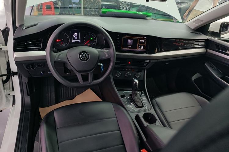 Used Volkswagen Bora 2021 1.5L Automatic Fashionable Smart Connectivity Version Center Console