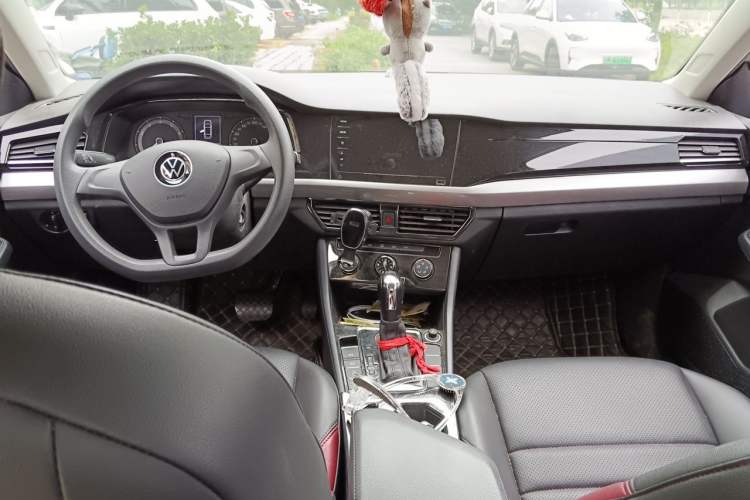 Used Volkswagen Bora 2021 1.5L Automatic Fashionable Smart Connectivity Version Center Console