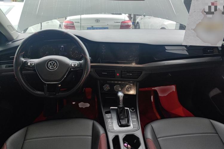 Used Volkswagen Bora 2021 1.5L Automatic Comfort Smart Connect Edition Center Console