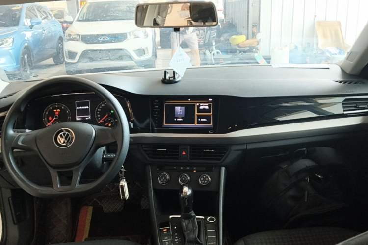 Used Volkswagen Bora 2021 1.5L Automatic Fashionable Smart Connectivity Version Center Console