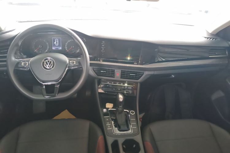Used Volkswagen Bora 2021 1.5L Automatic Elite Smart Connect Edition Center Console