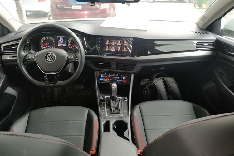 Used Volkswagen Bora 2021 1.5L Automatic Elite Smart Connect Edition Center Console