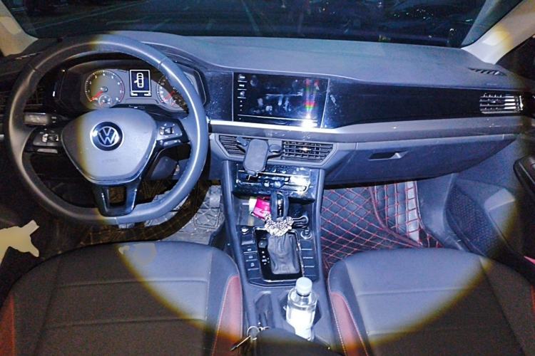 Used Volkswagen Bora 2021 1.5L Automatic Elite Smart Connect Edition Center Console