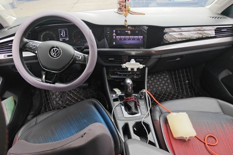 Used Volkswagen Bora 2021 1.5L Automatic Elite Smart Connect Edition Center Console