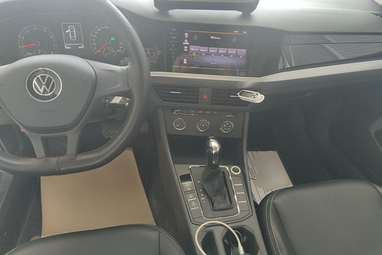 Used Volkswagen Bora 2021 1.5L Automatic Fashionable Smart Connectivity Version Center Console