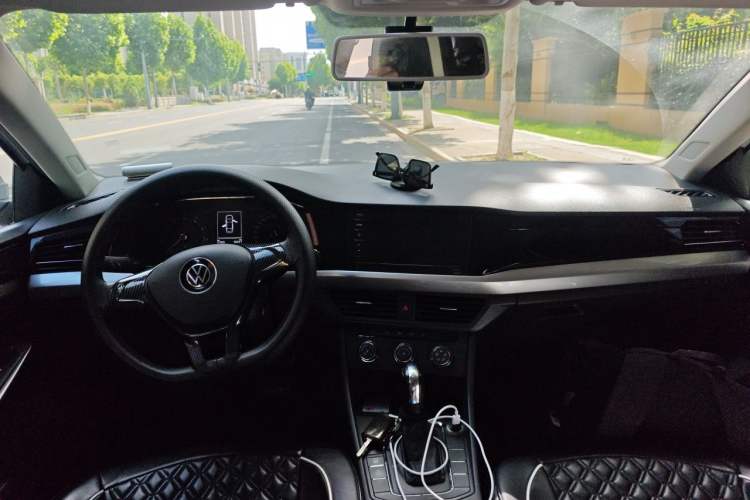 Used Volkswagen Bora 2021 1.5L Automatic Fashionable Smart Connectivity Version Center Console
