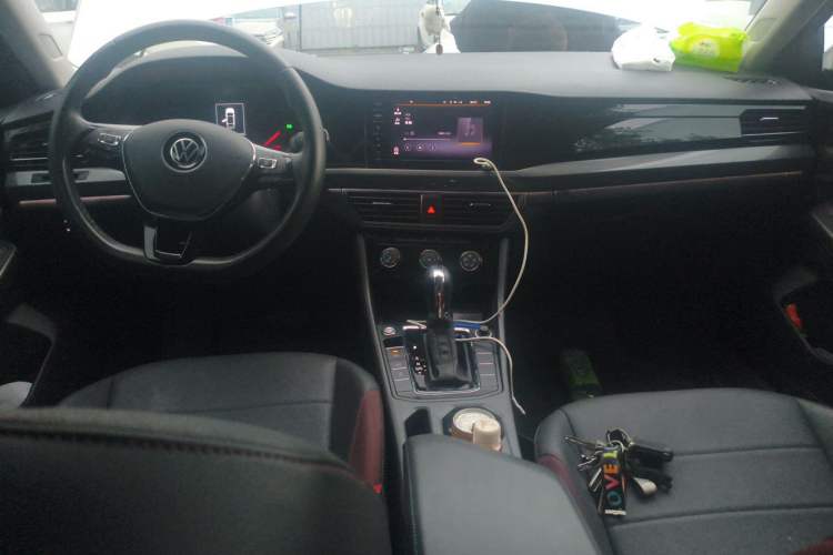 Used Volkswagen Bora 2021 1.5L Automatic Elite Smart Connect Edition Center Console
