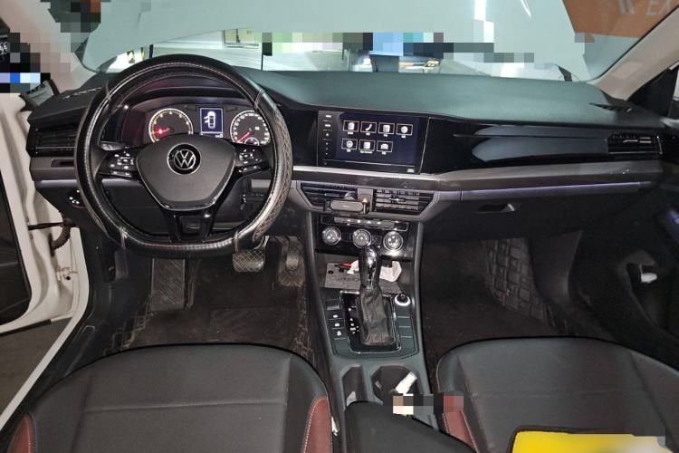 Used Volkswagen Bora 2021 1.5L Automatic Comfort Smart Connect Edition Center Console