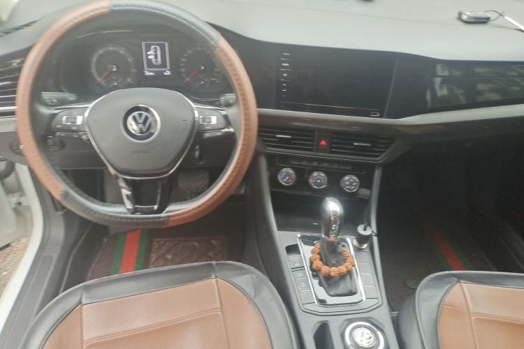 Used Volkswagen Bora 2021 1.5L Automatic Fashionable Smart Connectivity Version Center Console