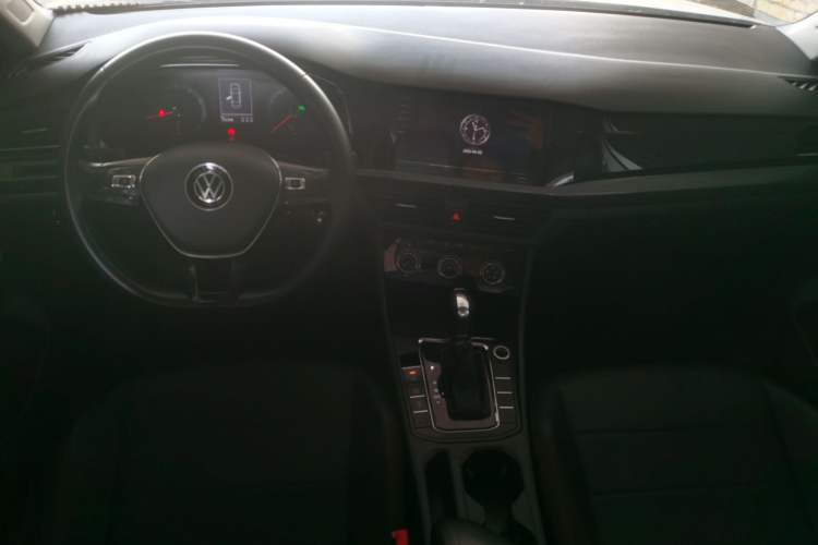 Used Volkswagen Bora 2021 1.5L Automatic Comfort Smart Connect Edition Center Console